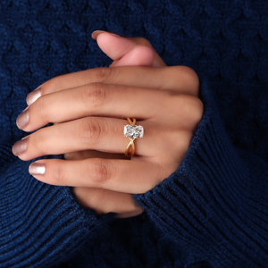 Anillo de Compromiso con Diamante Cultivado en Laboratorio, Corte Cojín, Oro de 14K, Diseño Infinito, Certificado IGI - Product Image 4