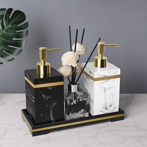 Distributeur de liquide en marbre blanc artisanal, durable et luxueux, pour une décoration élégante de salle de bain - Product Image 2