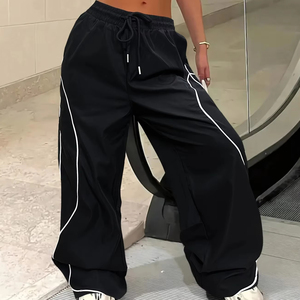 กางเกงคาร์โก้ทรงพาราชูทลายทางสไตล์ Y2K เอวยางยืดตัดสี ทรงหลวมขาบาน เอวกลาง มีเชือกผูก เหมาะสำหรับผู้หญิง - Product Image 1