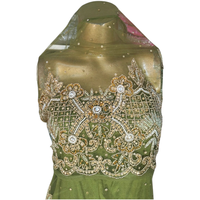 Robe en soie africaine noire élégante avec broderie et foulard, un chef-d'œuvre de luxe respirant pour les mariages féminins toutes saisons