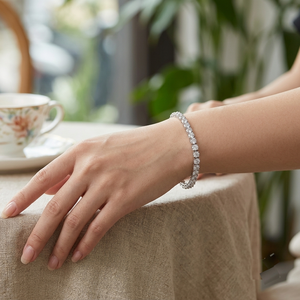 Pulsera de tenis de oro blanco con cadena de eslabones y circonitas redondas de talla brillante con engaste de garra, regalo de joyería - Product Image 6