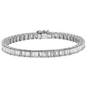 Bracelet tennis classique en or 18 carats serti de diamants baguette cultivés en laboratoire - Product Image 1