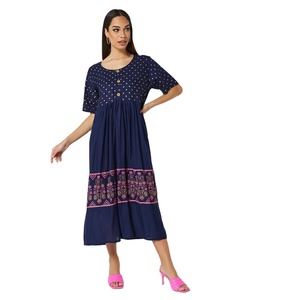 Elegante Salwar Kameez Corto de Verano para Mujer con Botones, Material Viscosa, Marca D.E CORP - Product Image 5