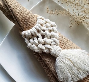 Anneaux de serviette en macramé bohème : Décoration de table de mariage en coton biologique - Product Image 1