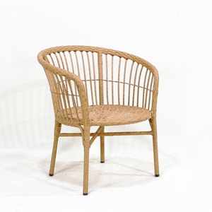 Fauteuil minimaliste en plastique et aluminium pour patio - Siège de jardin durable et écologique avec coussins - Product Image 6