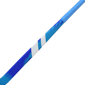 Kit de entrenamiento de hockey sobre hielo con palo de madera personalizado con estampado por transferencia, mango blanco transpirable y cómodo con patrón sólido. - Product Image 4