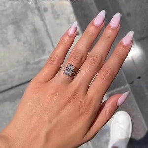 Anillo de compromiso de moissanita con corte radiante alargado, plata de ley 925, halo oculto, pavé, anillo de aniversario, joyería de boda - Product Image 4