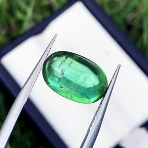 Turmalina Verde Corte Ovalado, Piedra Preciosa Natural Suelta para Joyería - Product Image 1