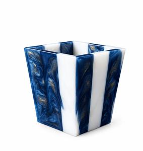Vase à fleurs en résine bleu et blanc avec feuille d'or, décoration de table unique et glamour, fait main - Product Image 5