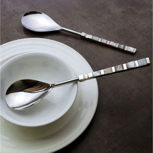 Ensemble de cuillères et fourchettes de service en acier inoxydable doré brillant de qualité alimentaire pour une table et une cuisine élégantes - Product Image 5