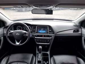 Hyundai Sonata ECO Automatique FWD Berline 2018 d'occasion avec sièges en tissu, pneus R17, intérieur foncé, pour l'exportation - Product Image 4