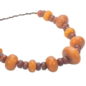 Collier de perles en résine fait main, accessoires pour femmes, bijoux - article tendance ici - Product Image 1