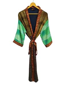 Robe kimono en patchwork de sari en soie pure, couvre-maillot de bain, vêtement de nuit, longue robe, kimono en sari indien vintage recyclé fait main - Product Image 2