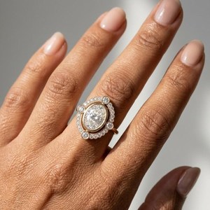 Vintage 2.02CT VS1 Oval Cut <b>Diamond</b> Classic Halo <b>Ring</b> For Women's Lab Grown 14K Yellow Gold Fine Wedding Proposal Gift For Bride - Product Image 4