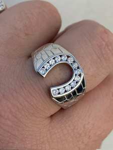 Anillo de Compromiso Minimalista de Plata de Ley Maciza de Alta Calidad con Diseño de Herradura y Topacio, Joyería Fina Unisex - Product Image 5