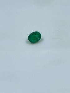 Gema de Esmeralda Natural de 1.10 Quilates, Corte Ovalado de 5.80x7.50MM, Color Verde, para Joyería - Product Image 5