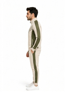 Conjunto Deportivo Personalizado con Cuello Alto para Hombre, Ropa de Gimnasio Ecológica, Chaqueta de Entrenamiento con Cierre y Pantalones Jogger de Algodón y Poliéster - Product Image 4
