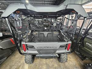 Exclusivo Nuevo Honda Pioneer 1000-5 Deluxe UTV 2025 PARA ADULTOS - Product Image 2