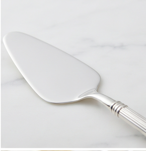 Pelle à gâteau triangulaire en acier inoxydable avec poignée côtelée pour servir des tranches de tarte, idéale pour les fêtes - Product Image 2