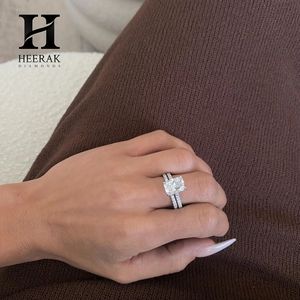 Conjunto de Anillos de Boda Modernos con Corte Alargado Tipo Cojín, 2 Piezas, Anillo de Eternidad Entrecruzado, Oro Blanco de 10K y 14K - Product Image 3