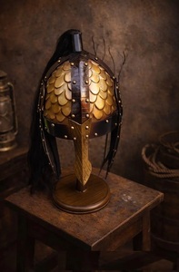 Casque Spartan Médiéval Doré en Laiton Antique Fait Main Poli avec Support de Présentation pour Cosplay, Art et Objets de Collection - Product Image 4