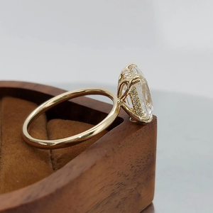 แหวนเพชรทรงคุชชั่น 4 กะรัต เพาะเลี้ยงในห้องปฏิบัติการ ตัวเรือนทองคำแท้ 18K แบบหนามเตย คลาสสิกสำหรับผู้หญิง ได้รับการรับรองจาก GIA - Product Image 3