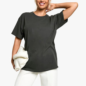 T-shirt surdimensionné pour femme en coton 100% de haute qualité, logo imprimé sur mesure, 220 GSM, respirant, écologique, t-shirt d'été personnalisé - Product Image 5