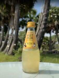 Bebida refrescante tropical de pulpa de palma fresca al por mayor con topper de pulpa de fruta de palma, en botella para supermercado - Product Image 2