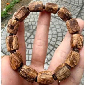 กำไลข้อมือไม้กฤษณาเวียดนามแท้ งานวินเทจ สำหรับสวดมนต์ คุณภาพส่งออก ลดราคาพิเศษ - Product Image 1