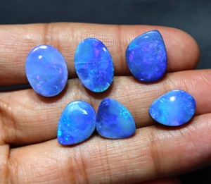โอปอลออสเตรเลียแท้ธรรมชาติแบบดับเบิ้ลท์  โอปอลสีน้ำเงินไฟ  แบบคาโบชอง สำหรับทำเครื่องประดับ ขายส่ง - Product Image 2