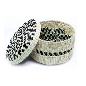 Lot d'anneaux de serviette en jonc de mer à prix abordable avec boîte de rangement, forme ronde, style vintage, du Vietnam - Product Image 5