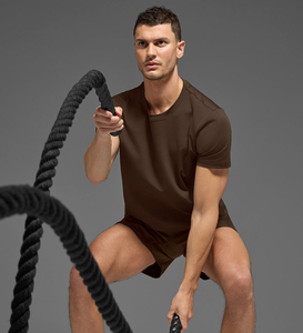 T-shirt décontracté uni pour homme, manches courtes, col rond, coton respirant, confortable pour tous les jours - Product Image 1