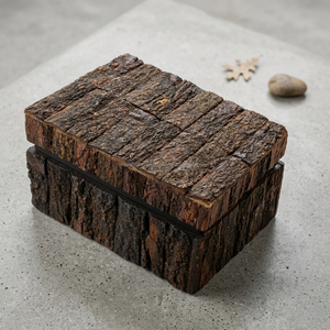 Caja de Almacenamiento Rectangular de Madera con Textura de Corteza y Detalles en Latón, Diseño Wabi-Sabi para Uso Decorativo en Sala de Estar - Product Image 5