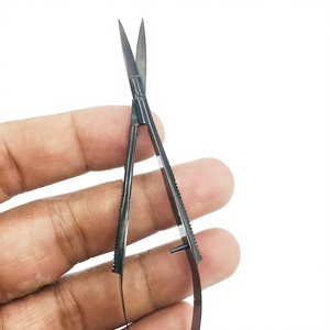 Ciseaux professionnels à ressort en plasma noir pour sourcils, en acier inoxydable argenté, couleur et logo personnalisés, instruments de beauté - Product Image 1