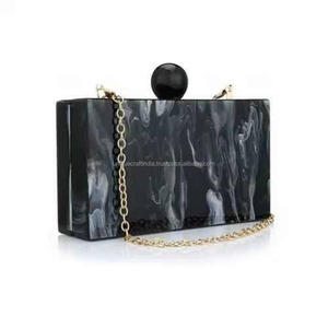 Elegante bolso de mano de resina rosa con diseño de incrustaciones de estrella dorada y acabado jaspeado para mujer, ocasiones de noche y fiesta - Product Image 4