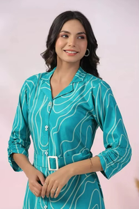 Vestido de Seda Rusa de Alta Gama, Ecológico y Lavable, con Estampado Floral Turquesa, Diseño con Cinturón Personalizado, Tela Suave y Lisa, Lujoso para el Verano - Product Image 2