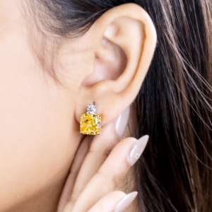 Boucles d'oreilles clous classiques en zircon taille Asscher, plaqué rhodium argenté, sertissage griffe, bijoux fins pour femme, personnalisables - Product Image 4