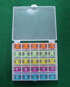 Caja de Almacenamiento para Bobinas DK-980-2 con 25 Compartimentos y 25 Bobinas de Colores - Product Image 1