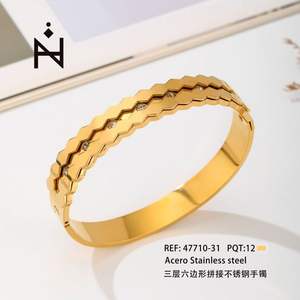 PULSERA สร้อยข้อมือแบบเชื่อมต่อหกเหลี่ยมสามชั้น เครื่องประดับแฟชั่นแบบโซ่และแบบเชื่อมต่อ - Product Image 1