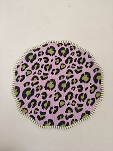 Edredón Moderno Reversible de Algodón Acolchado con Estampado de Leopardo, Lavable a Máquina, Personalizable, Multiforma - Product Image 2