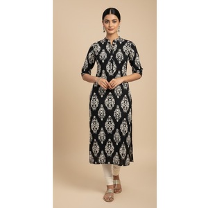Kurti Moderno para Mujer, Estilo Kurta de Algodón con Estampado Floral y Minimalista para Verano, Disponible a Precio de Exportación - Product Image 1