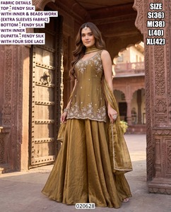 Ensemble de fête traditionnel Emerald Bloom - Robe longue pour femme à séchage rapide - Product Image 4