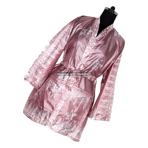 KS014 Hermoso Kimono Vintage de Seda, Sari Corto de Seda Hecho a Mano para Mujer con Bolsillos y Cinturón OEM - Product Image 3