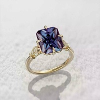 Bague Alexandrite de laboratoire, Bague à pierre changeante de couleur, Coupe émeraude, Pierre de naissance de juin, Bague plaquée or, Bague de fiançailles faite à la main