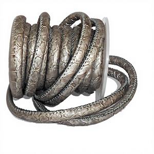 Cordón de Cuero Nappa con Estampado de Reptil de 5mm, Cuero de Cordero Cosido en Cruz para Bisutería, Oferta de Fábrica - Product Image 1
