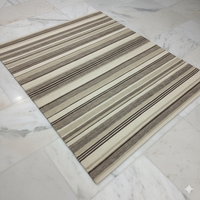 Tapis Kilim à motifs floraux de style scandinave |   Tapis en boucle de polyester tissé à la main de haute qualité |   Tapis d'intérieur neutre lavable avec envers en jute