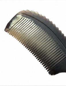 Peigne à barbe de luxe en corne de buffle, fait main, écologique, antistatique, forme naturelle, logo personnalisé, fournisseur OEM - Product Image 6
