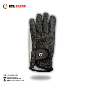 Guantes de golf resistentes al sudor para todo tipo de clima con ajuste transpirable, agarre fuerte, palma flexible y control de humedad para golfistas. - Product Image 1