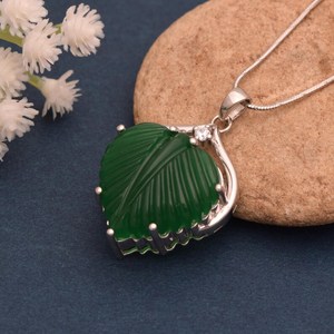 NIKHIL GEMS Élégant pendentif feuille en aventurine verte sculpté à la main, en argent sterling 925, vintage, pour fiançailles, unisexe, bijou nature, cadeau - Product Image 5