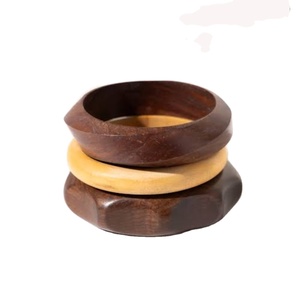 Brazaletes Étnicos de Madera Natural Pulida, Hechos a Mano, Ecológicos y Duraderos para Mujer - Diseño Religioso Moderno para Artesanías Naturales - Product Image 5